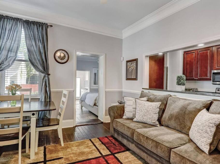Historic Savannah Gold Private Condo With Pool - 2Bed, 1&Half Bath, Sleeps 6, 1St Floor, 15 Min Walk To Historic Savannah Center And All Attractions Luaran gambar